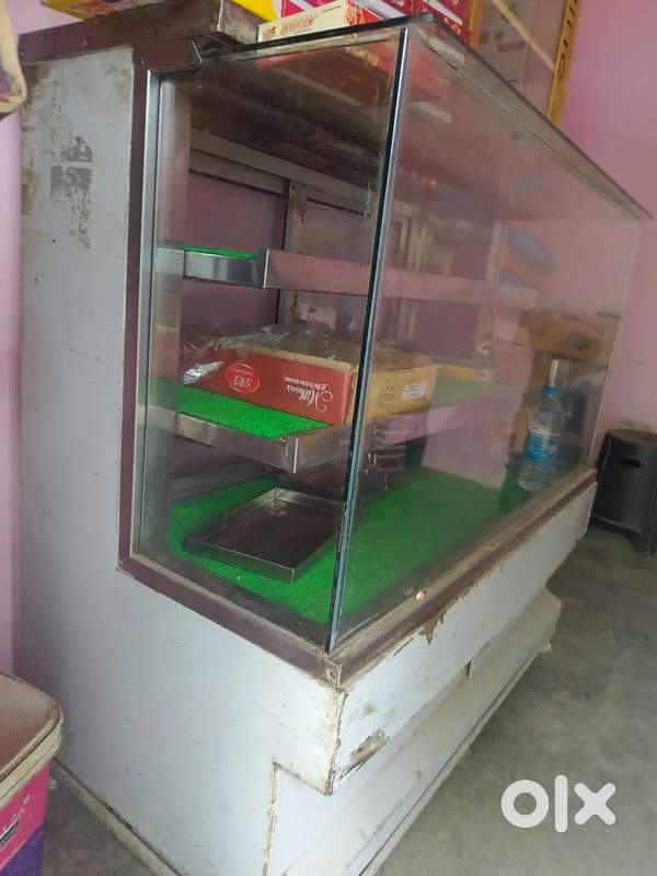 Sweets counter good condition full cooling