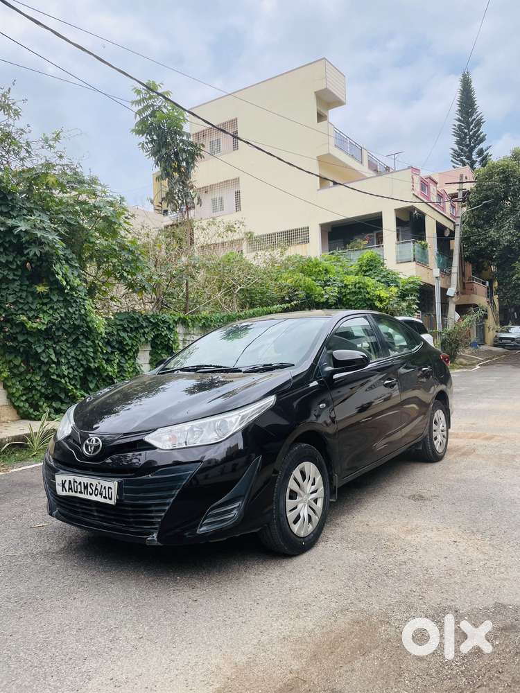 Toyota Yaris J Cvt, 2018, Petrol