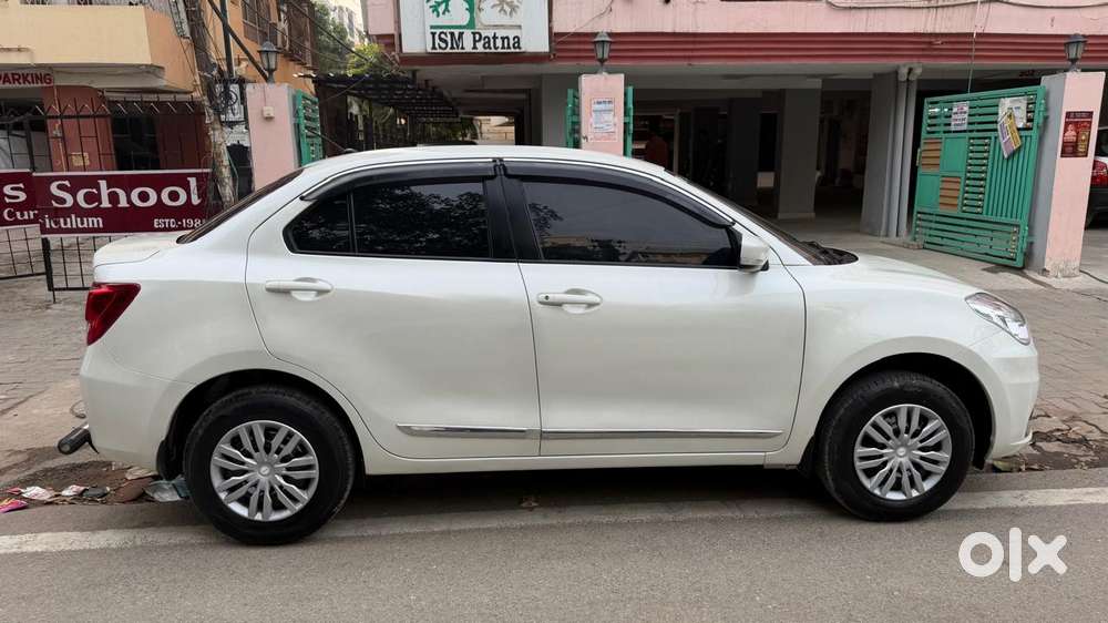 Maruti Suzuki Dzire 1.2 Vxi, 2023, Petrol