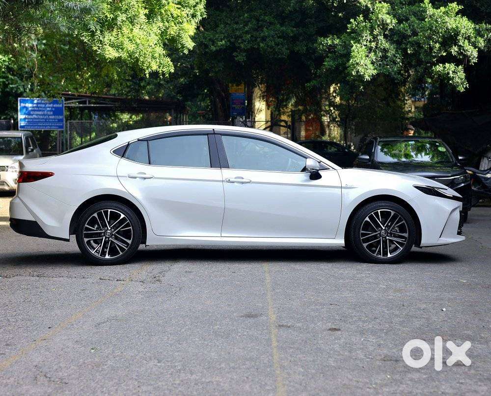 Toyota Camry Hybrid, 2026, Petrol