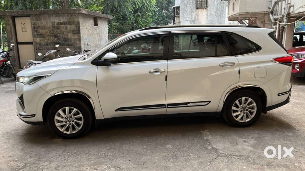 Toyota Innova Hycross  Petrol Good Condition