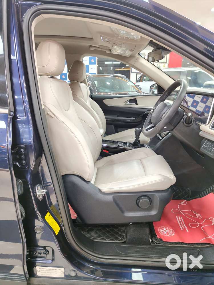 Mahindra Xuv700 2.2 Ax 7 Diesel Mt Luxury Pack Str, 2022, Diesel