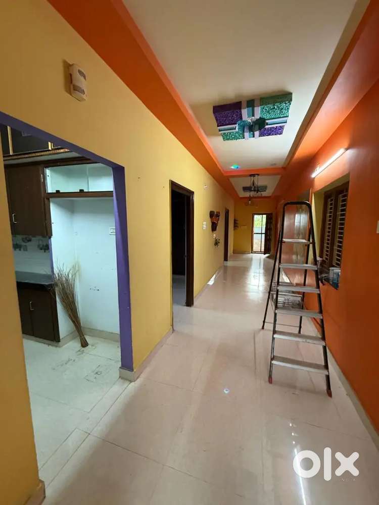 East facing 2 bhk house for rent