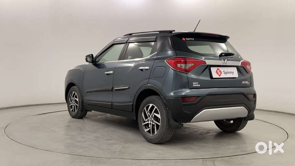 Mahindra Xuv300 1.2 W8 (o) Amt Petrol, 2023, Petrol