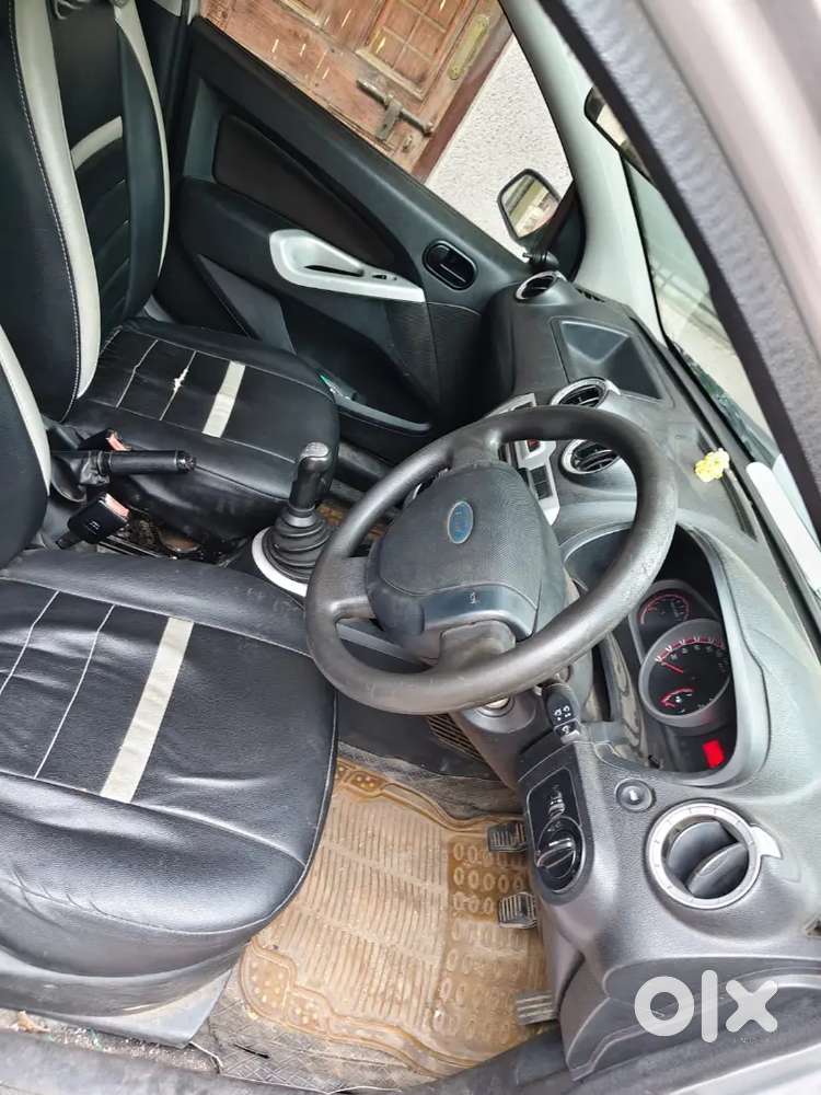 Ford Figo 1.2 Titanium 2012