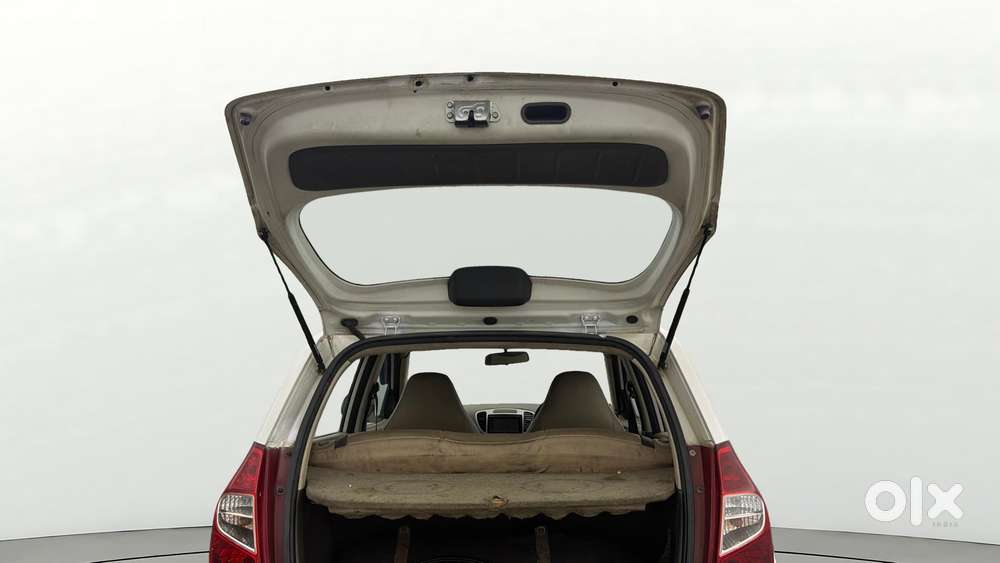 Hyundai I10 Magna 1.1l, 2015, Cng & Hybrids