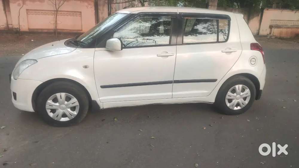 Maruti Suzuki Swift 2010 Petrol 75254 Km Driven