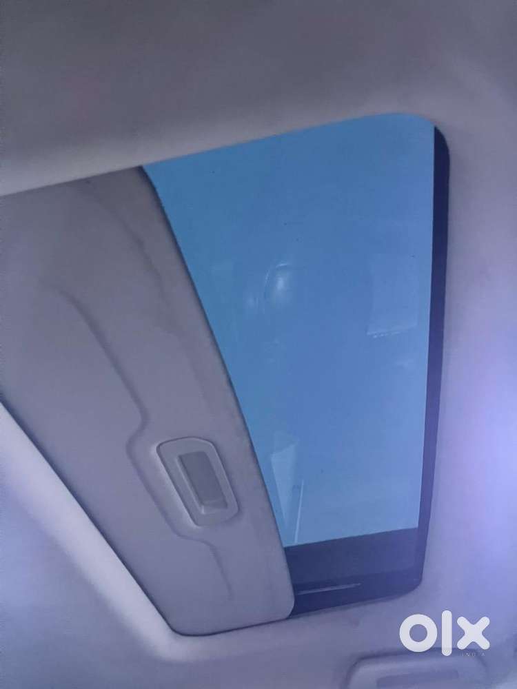 Mahindra Xuv 300 Diesel 1st Owner Sunroof Highway 30avg 150k Km Driven
