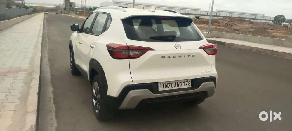 Nissan Magnite Acenta Amt Petrol 2025