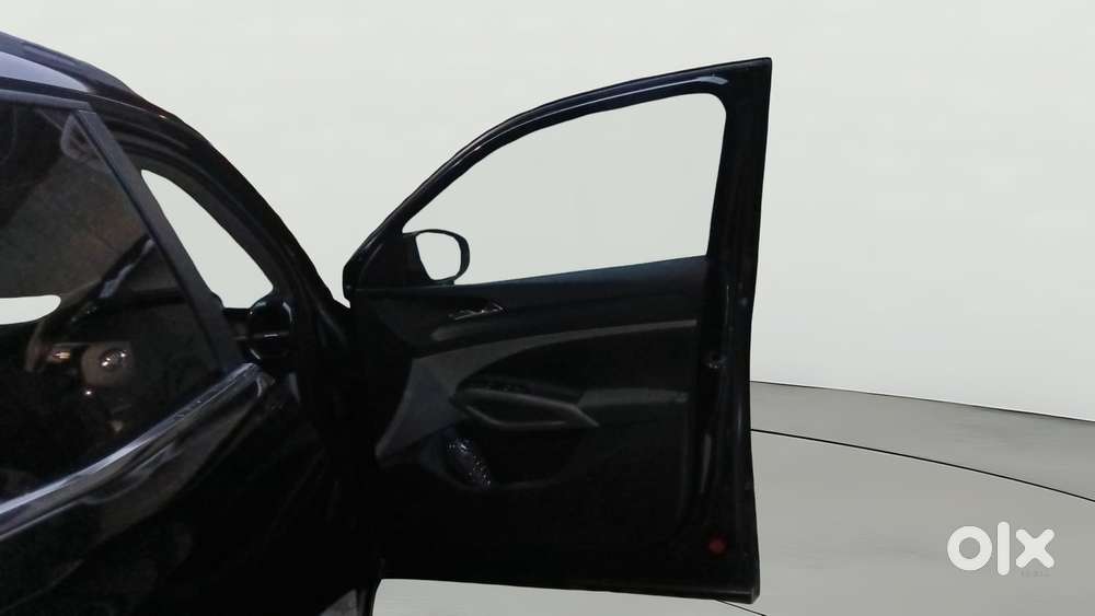 Skoda Kylaq Signature, 2025, Petrol