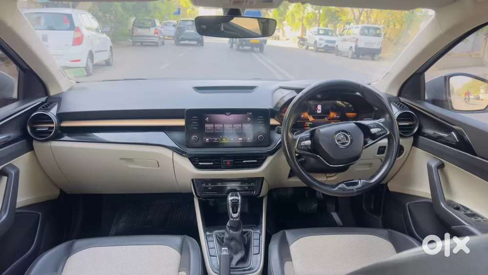Skoda Slavia Style 1.0l Tsi At, 2023, Petrol
