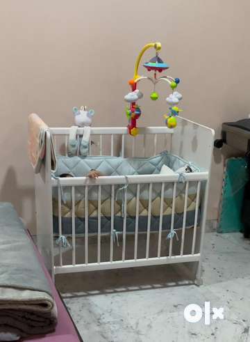 Baby crib hot sale pepperfry