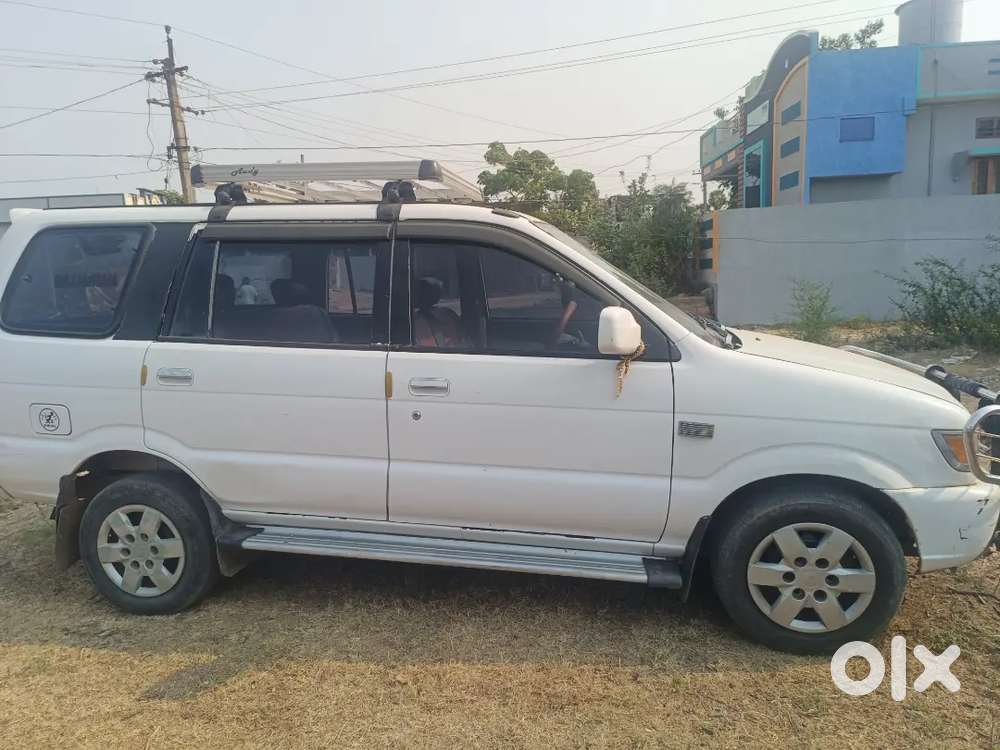 Chevrolet Tavera 2015