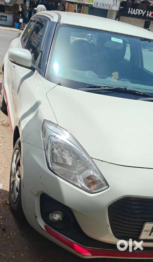 Maruti Suzuki Swift Vxi 1.2 Abs Bs-iv, 2018, Petrol