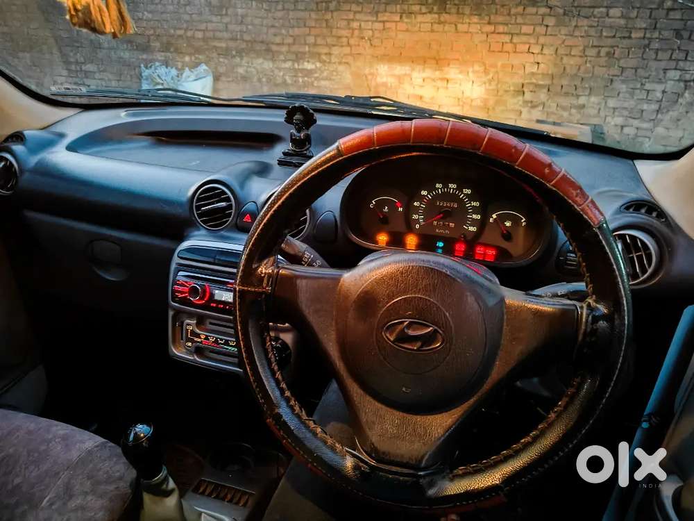 Santro Xing White 2010