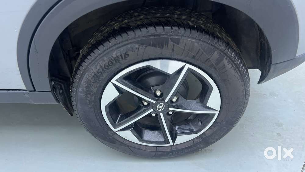 Tata Nexon Creative Plus 1.2 Revotron Petrol 6 Mt Dt, 2025, Petrol