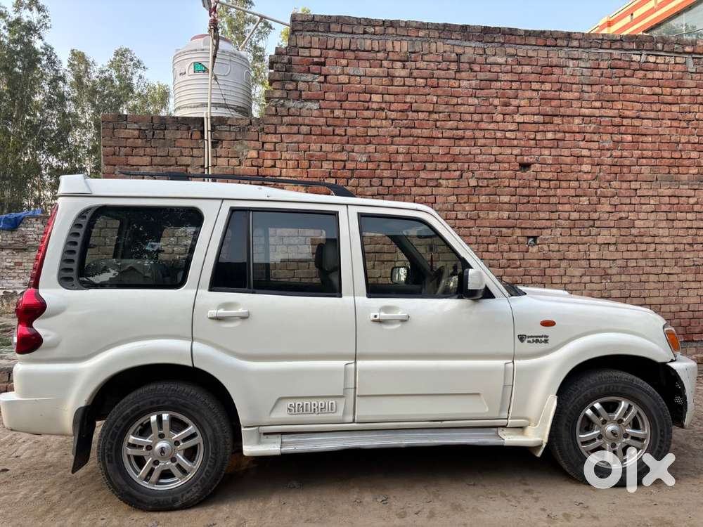 Scorpio White Colour