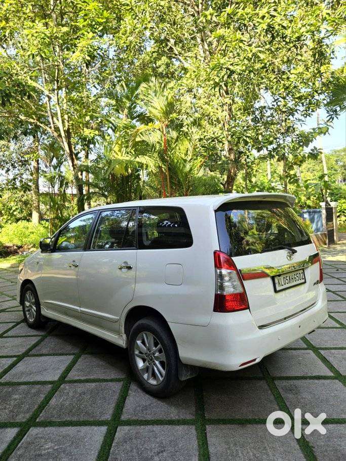 Toyota Innova 2.5 G (diesel) 7 Seater Bs Iv, 2013, Diesel