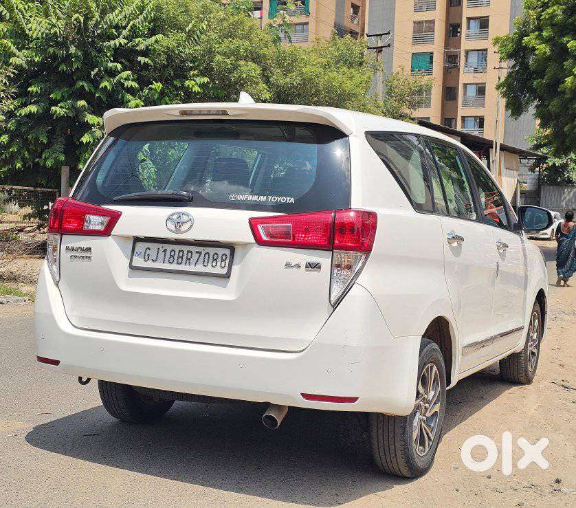 Toyota Innova Crysta [2020-ongoing] 2.4 Vx 8 Str, 2022, Diesel
