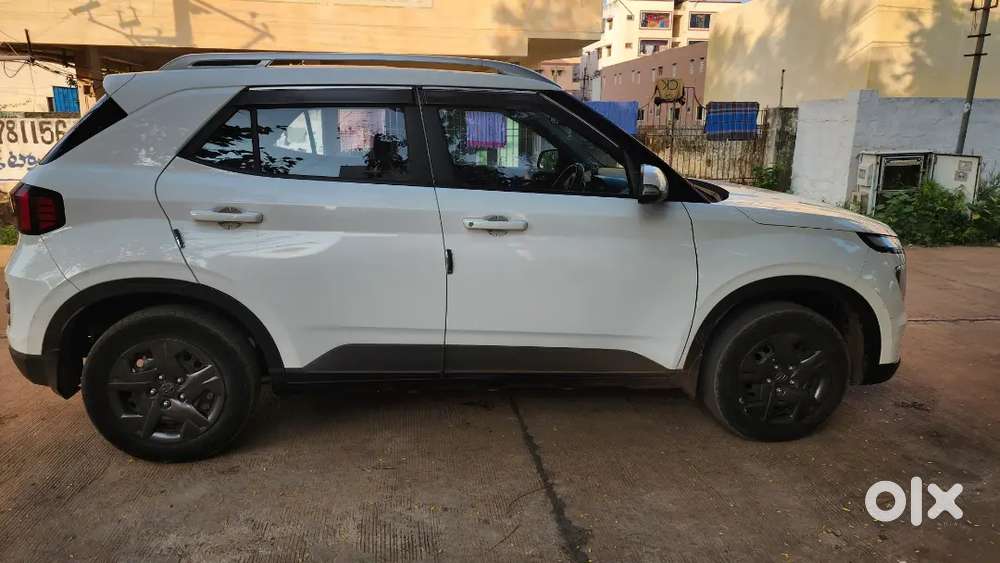 Hyundai Venue 2023 Diesel 39603 Km Driven Good Condition