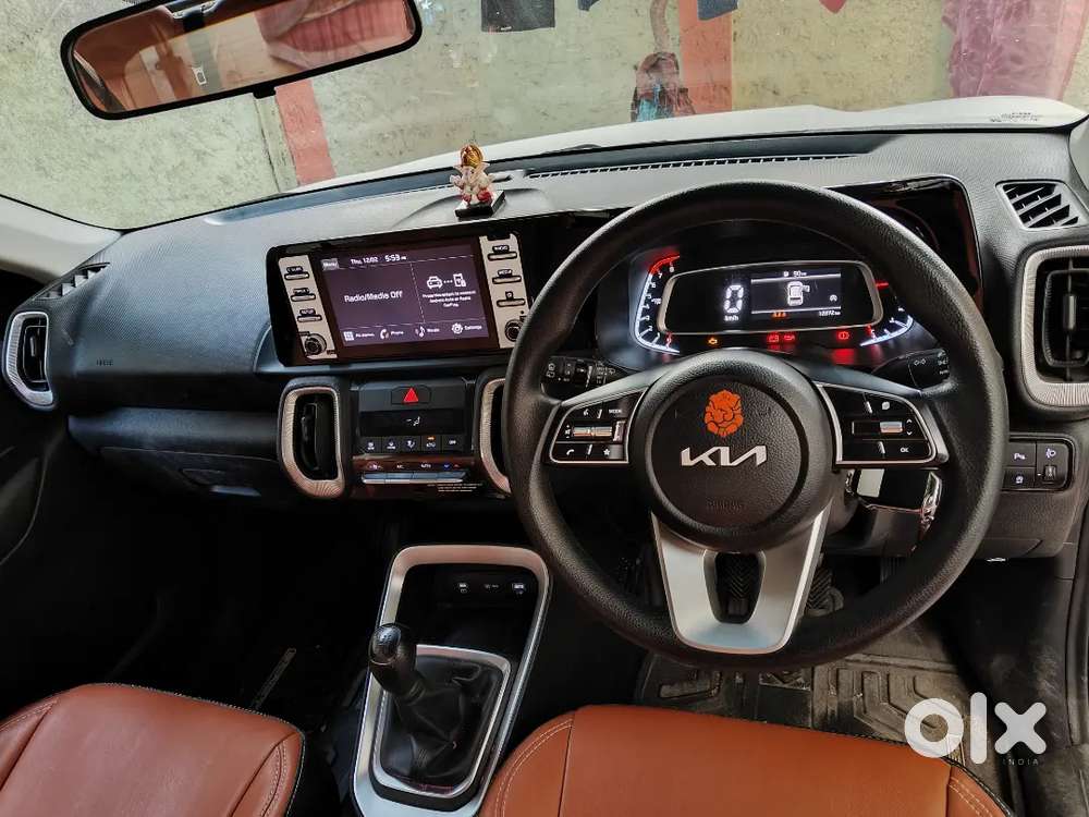 Kia Sonet Petrol With Sunroof