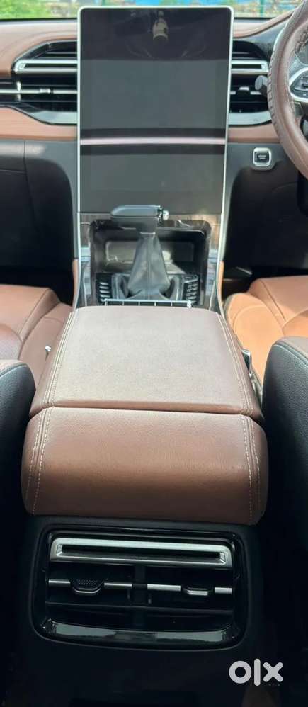 Mg Hector Plus Savvy Pro 1.5 Turbo Petrol Cvt 6 Str, 2023, Petrol