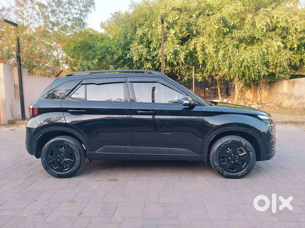 Hyundai Venue S(o) Knight Edition Mt, 2024, Petrol
