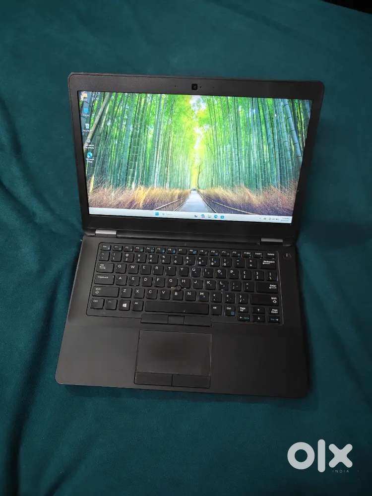 Dell latitude E5470/I5 laptop 6th gen 8gb ram 256gb SSD 14inch size