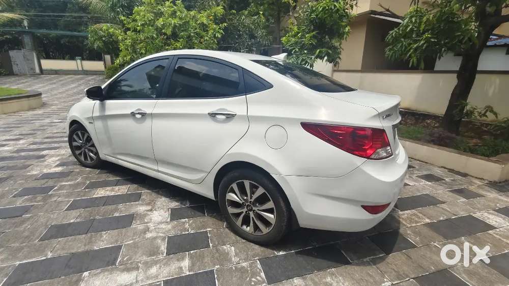 Pushbutton Start, Full Option Automatic Verna 1.6 Diesel.