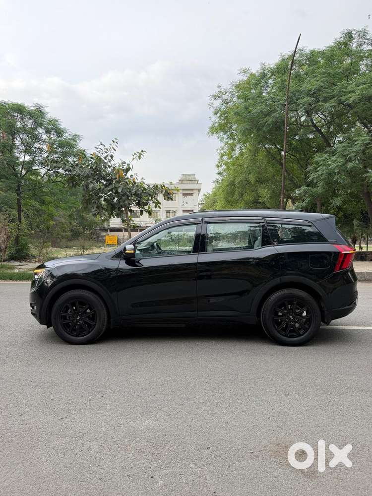 Mahindra Xuv700 2.0 Ax 7 Petrol At Luxury Pack Str, 2025, Petrol