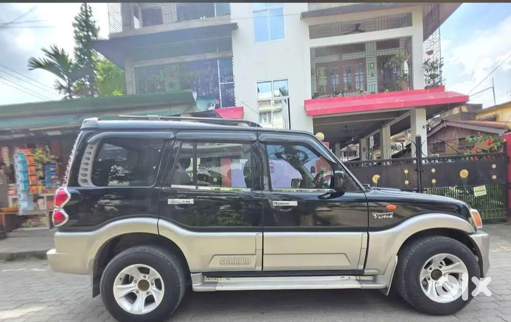 Mahindra Renault Logan 2012 Car