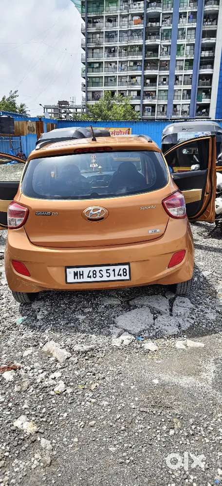 Grand I10 Sportz Top Model