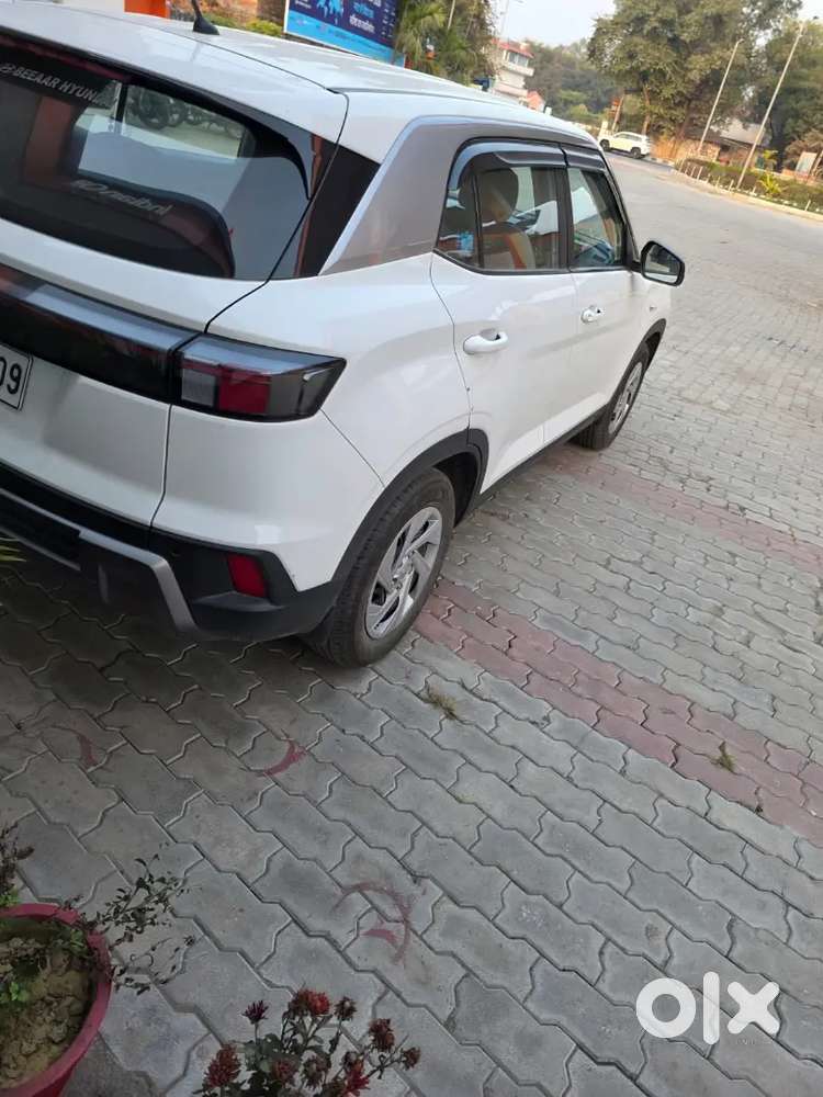 Hyundai Creta Facelift 2024 Base Model White Color