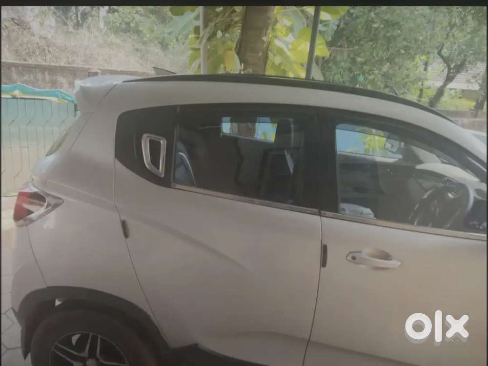 Urgent Sale 6 Seater Car With Airbag Abs Etc