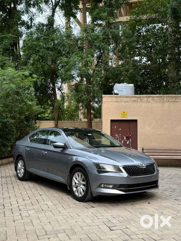Skoda Superb 2017 Diesel 80000 Km Driven