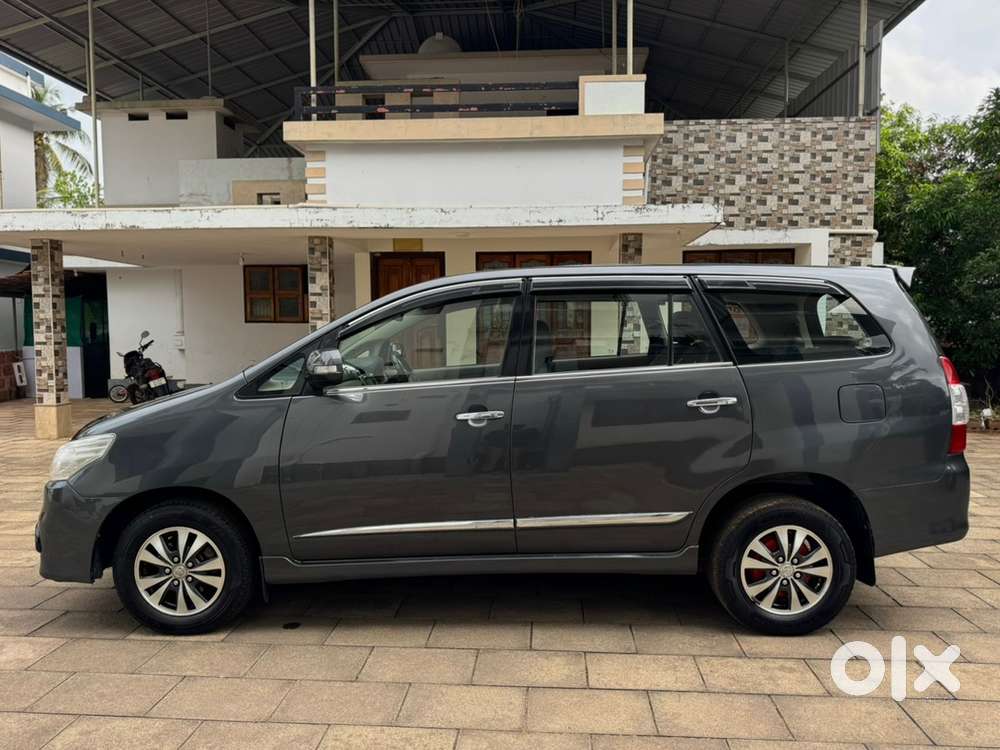Toyota Innova 2.5 Z Re For Sale