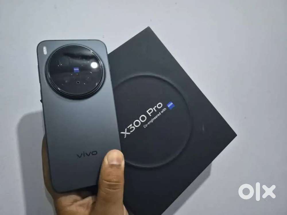 Vivo x 300 pro with Emi all accessories available