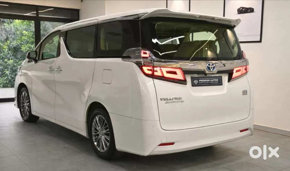 Toyota Vellfire Vip – Executive Lounge, 2023, Petrol