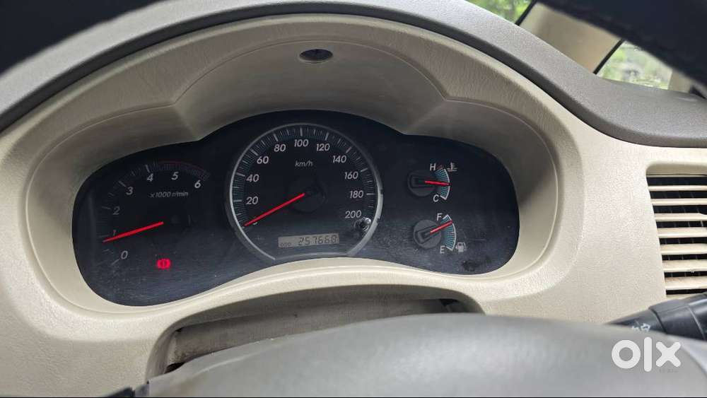 Toyota Innova 2012 Diesel Well Maintained