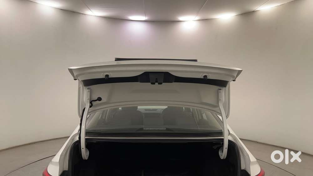 Skoda Slavia Style 1.5l Tsi Dsg, 2022, Petrol