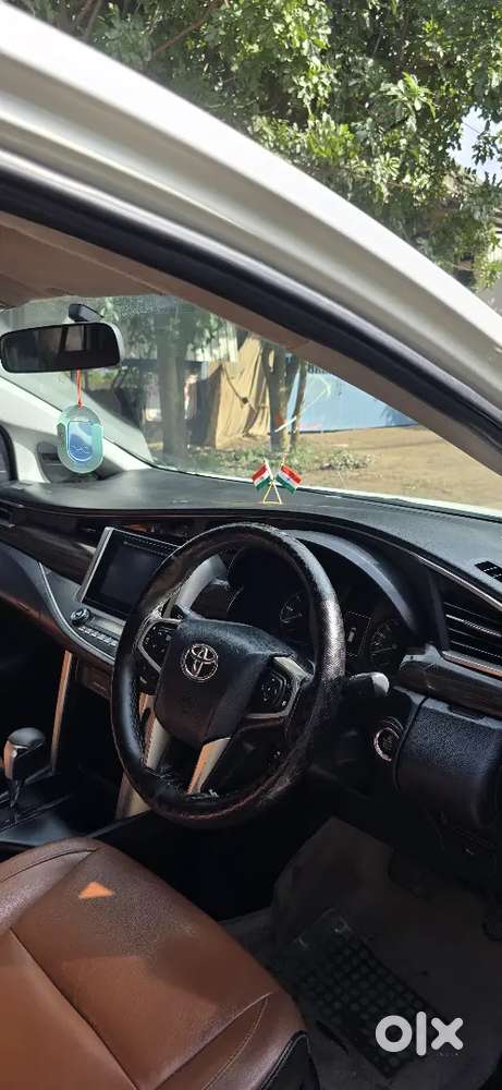 Toyota Innova Crysta 2.8z