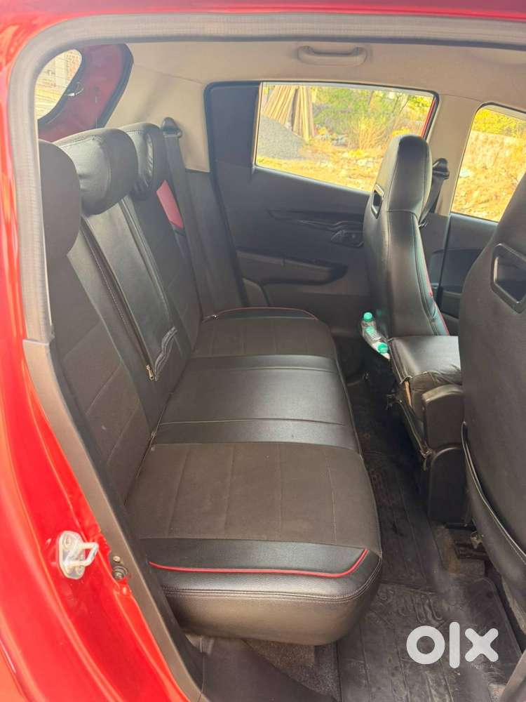 The Mahindra Kuv100 Nxt K8 - Top Model