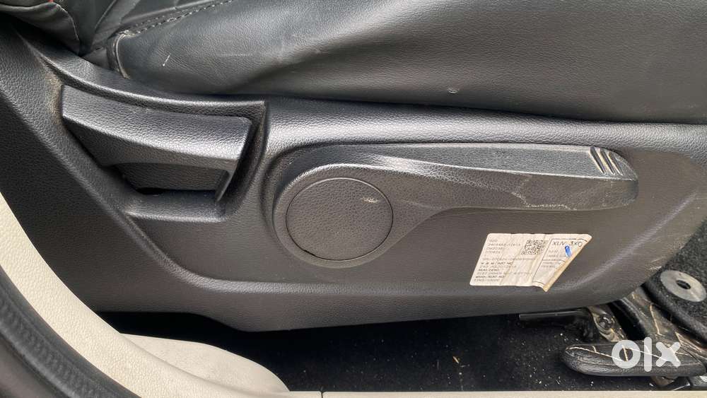 Mahindra Xuv 3xo Ax5 Pm Mt, 2024, Petrol