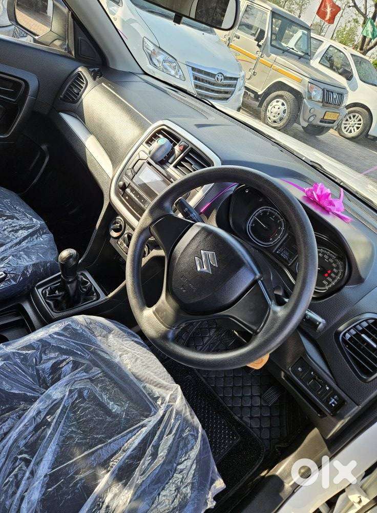 Maruti Suzuki Brezza 1.5 Lxi Smart Hybrid, 2020, Petrol