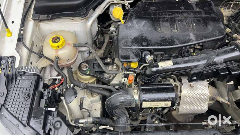 Mahindra Xuv 3xo Ax5 Pm Mt, 2024, Petrol