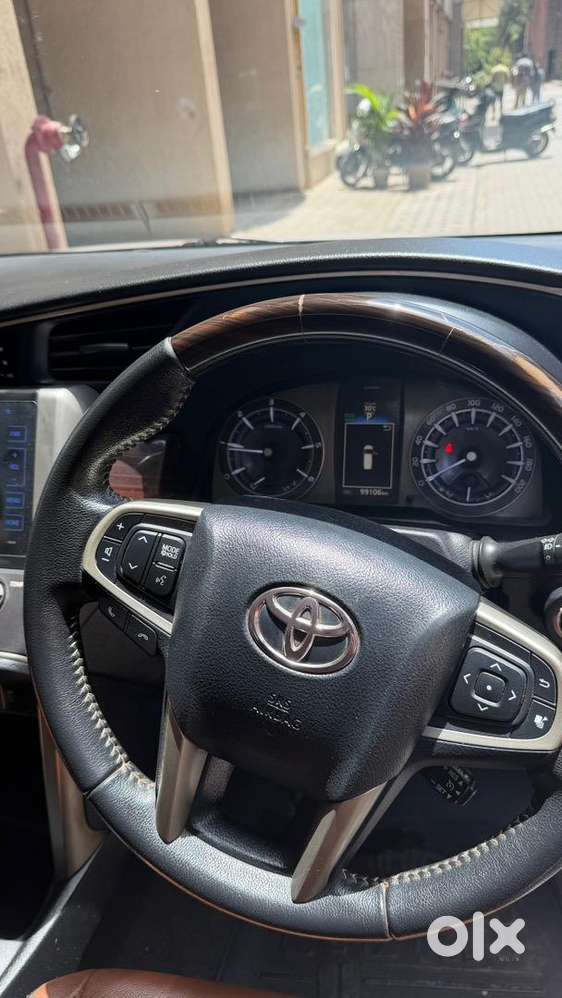 Toyota Innova Crysta 2.8 Z 1st Owner Diesel Good Condition