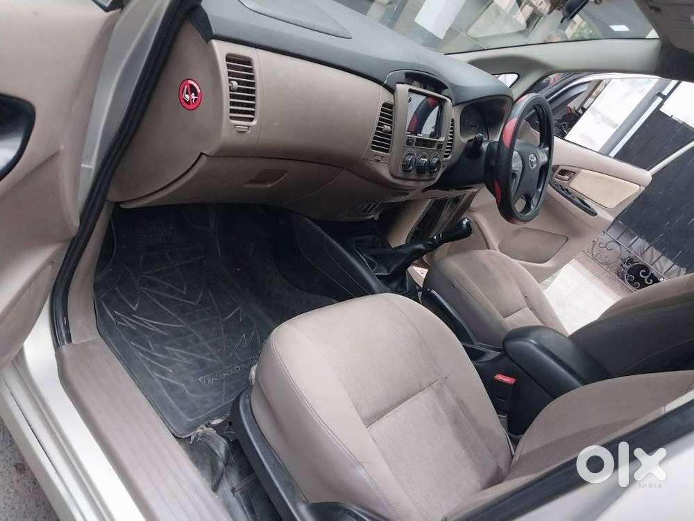 Toyota Innova 2.5 G (diesel) 8 Seater, 2015, Diesel