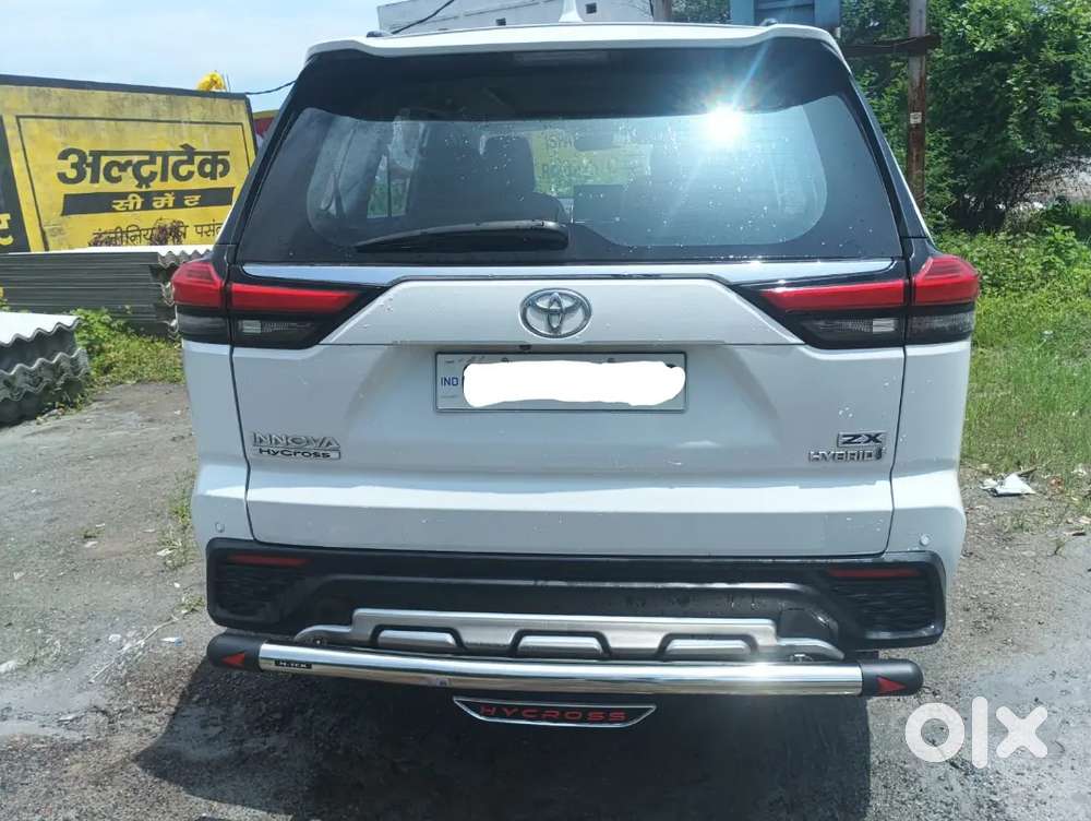 Toyota Innova Hycross 2024 With Mileage