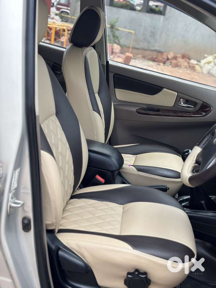 Toyota Innova 2.5 G (diesel) 7 Seater Bs Iv, 2015, Diesel