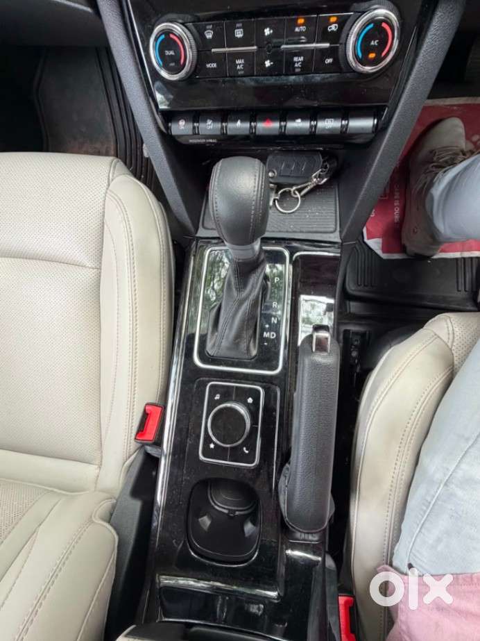 Mahindra Xuv700 2.0 Ax 7 Petrol At Str, 2025, Petrol